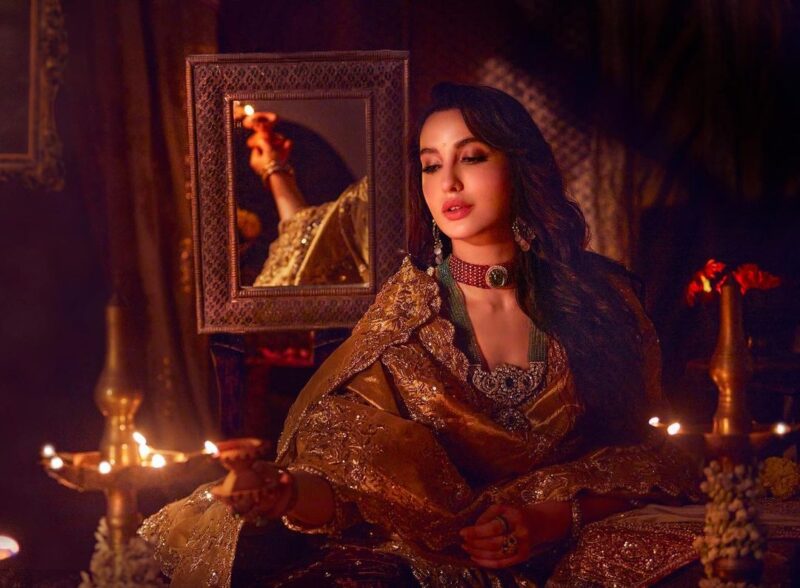 रेत की रानी: Nora Fatehi की इन तस्वीरों को देख बोल उठेंगे 'मुझे होश में आने ना दो'