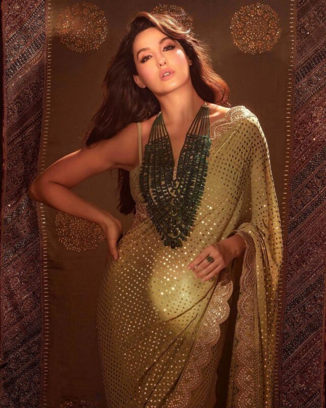 रेत की रानी: Nora Fatehi की इन तस्वीरों को देख बोल उठेंगे 'मुझे होश में आने ना दो'