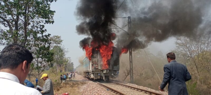 शताब्दी एक्सप्रेस में लगी आग