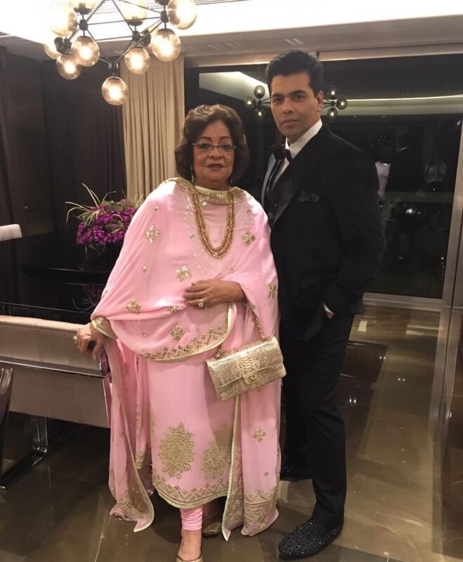 8000 स्क्वायर फुट के आलीशान पेंटहाउस में रहते हैं Karan Johar, Gauri Khan ने की है शानदार सजावट