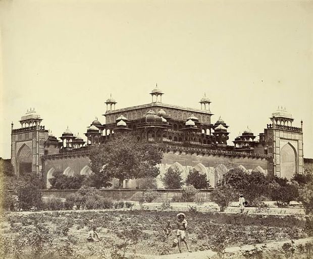 oldest photos of monuments