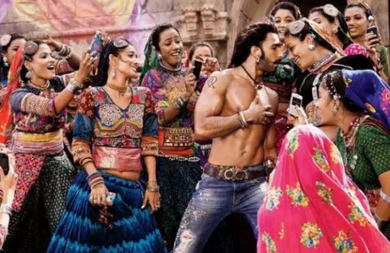 Bollywood background dancers, Bollywood dancer earnings