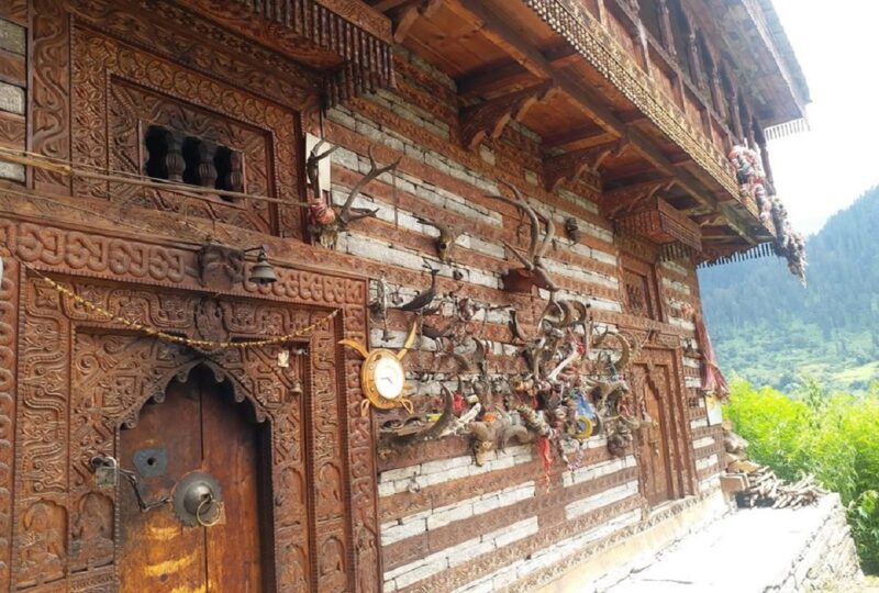 जमलू देवता का मंदिर
