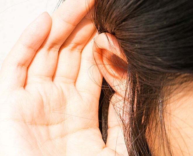 how to remove water if it enters ear while bathing isnide 
