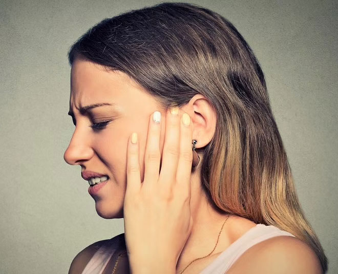 remove water in ear while bathing inside 