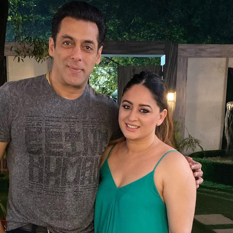 Mahhi Vij has a Savage Reply for Troll Who Calls Her 'Moti', Shuts Him Up Like a Pro