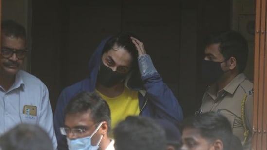Aryan Khan gets bail in drugs case after 3 weeks, to be back home by this week | Latest News India - Hindustan Times