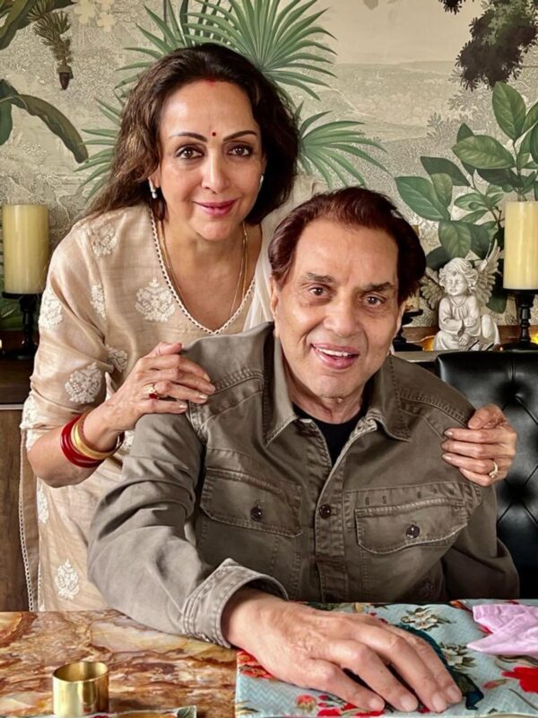Pics: Dharmendra`s 87th birthday celebration with Hema Malini, Ahana, Esha Deol
